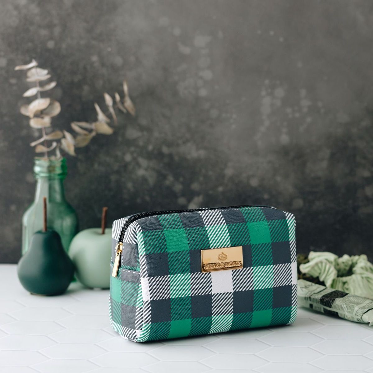 MANOR ROAD TRAVEL BAG. CLASSIC PLAID GREEN. PRE-ORDER