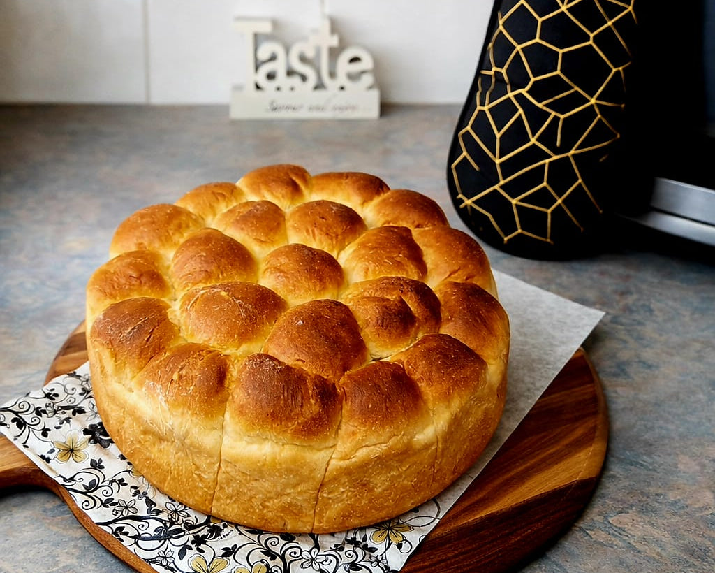 BREAD ROLLS. 21 IN A ROUND